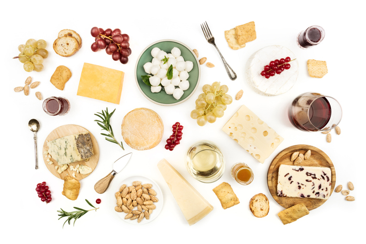 Tomar lácteos no garantiza una buena salud ósea, y podemos conseguir unos excelentes huesos con una dieta variada rica en verduras y otros alimentos ricos en calcio, ejercicio regular, y evitar hábitos tóxicos como tabaco y alcohol.
