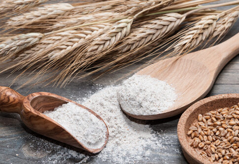 Cereales como el trigo, la cebada y el centeno, contienen esta proteína, el gluten, que es precisamente la responsable de conferir elasticidad y consistencia a las harinas de estos cereales