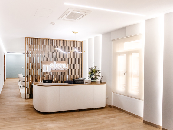 Para empresas: En Clínica NELEVA entendemos que la salud de los equipos es clave para el éxito empresarial. Porque la salud no es un concepto binario —no se trata solo de estar sano o enfermo—, es necesario adoptar un enfoque integral que involucre a todos los equipos (directivos y empleados). Este enfoque debe centrarse en intervenir desde las fases subclínicas o silenciosas